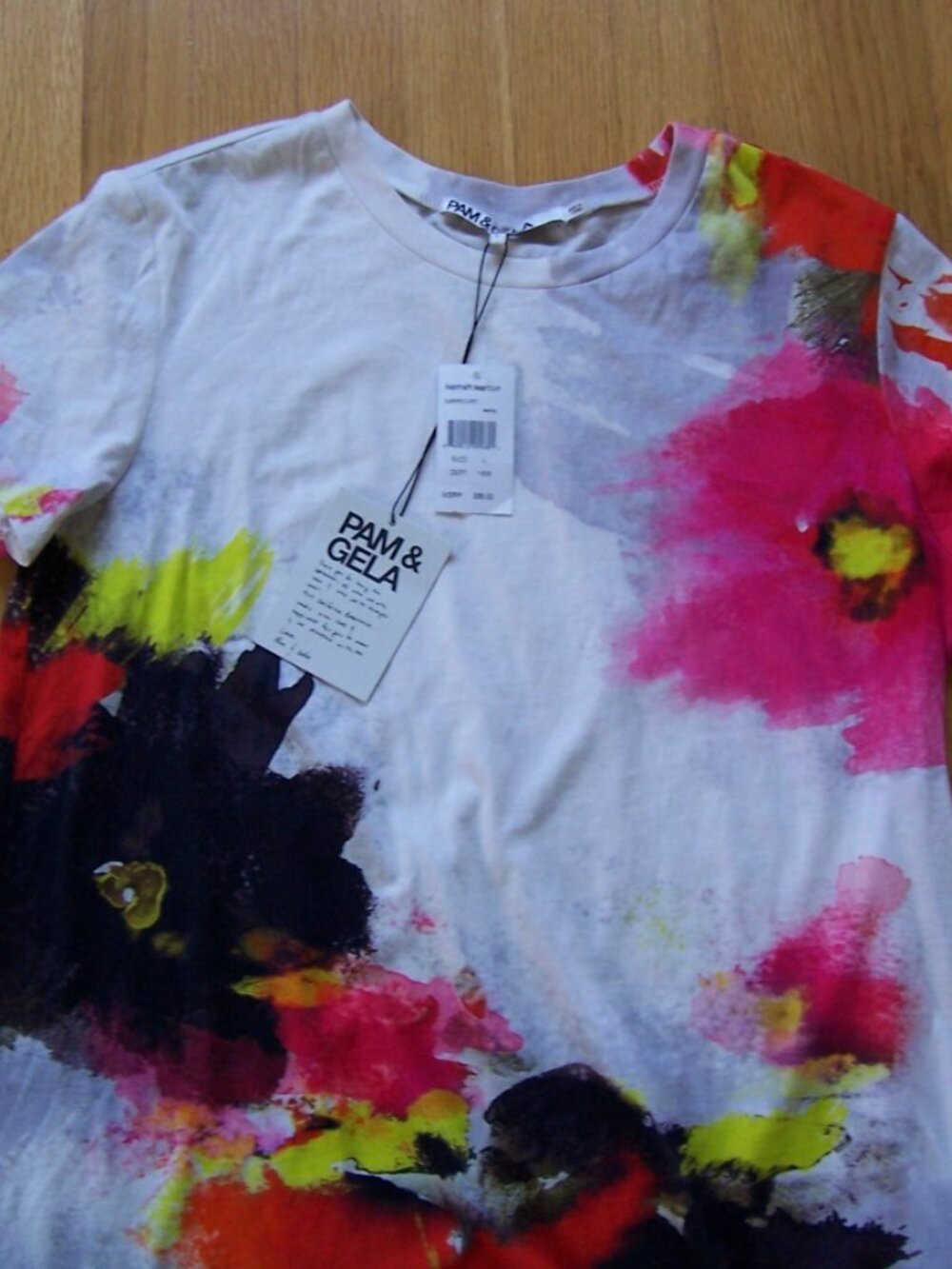 Pam & Gela Size L 100% Very Soft Cotton Short Sleeve Tee